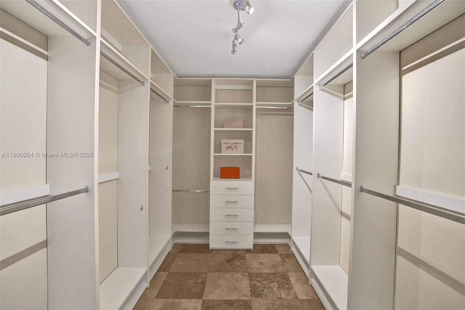 1935 NE 117th Rd North Miami, FL 33181