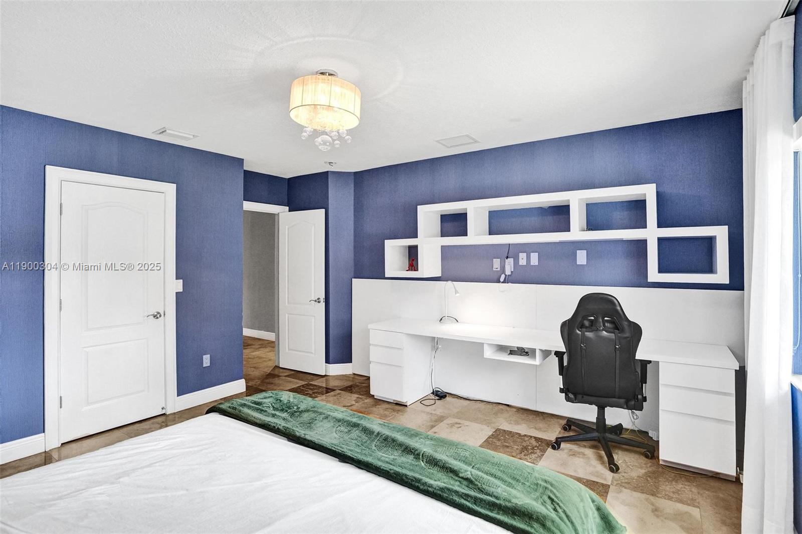 1935 NE 117th Rd North Miami, FL 33181