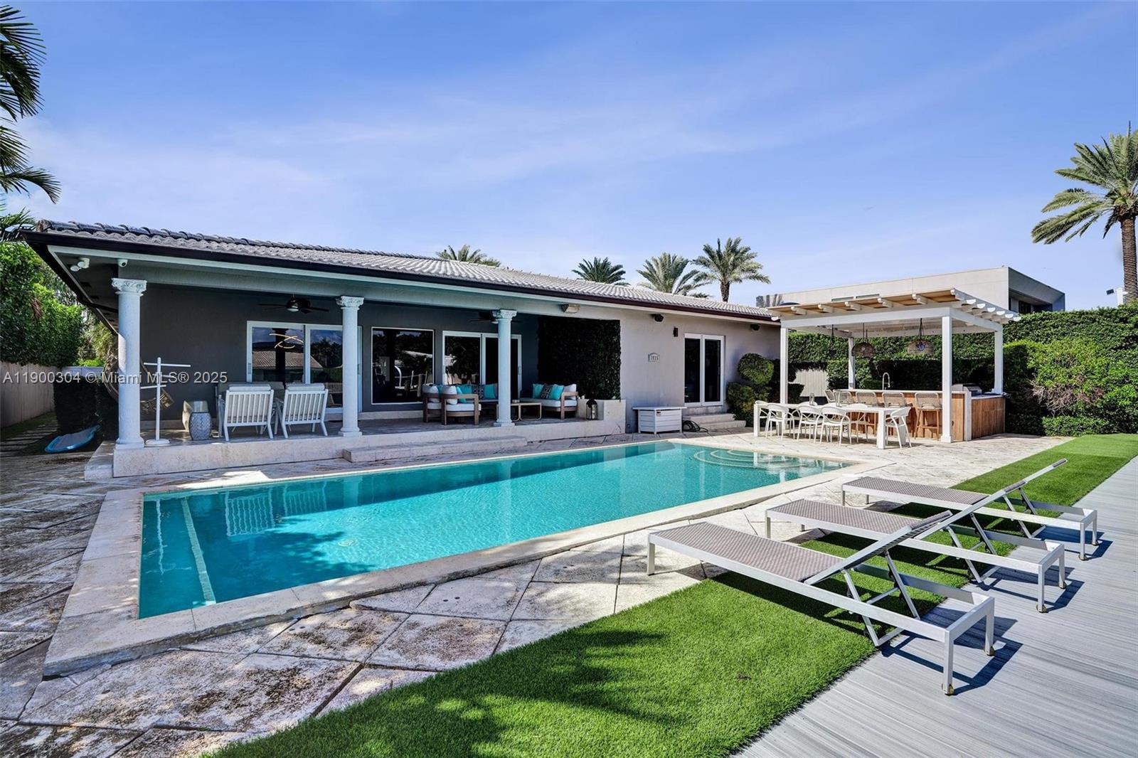 1935 NE 117th Rd North Miami, FL 33181