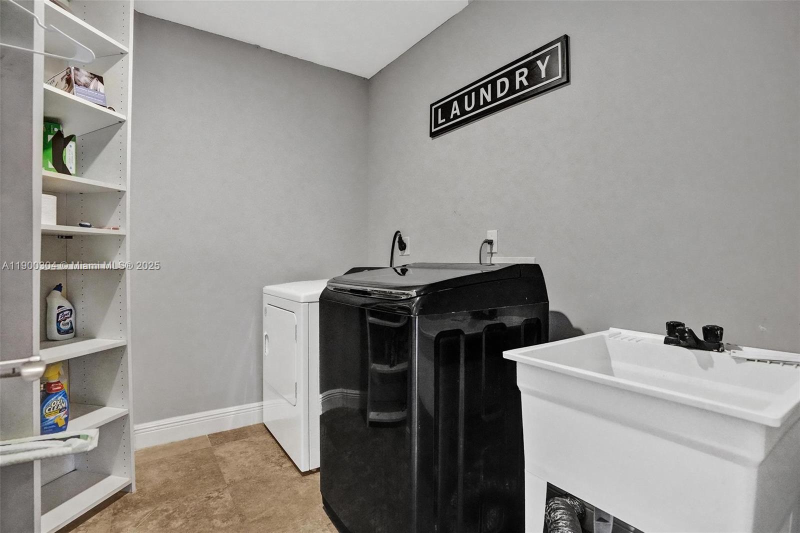 1935 NE 117th Rd North Miami, FL 33181