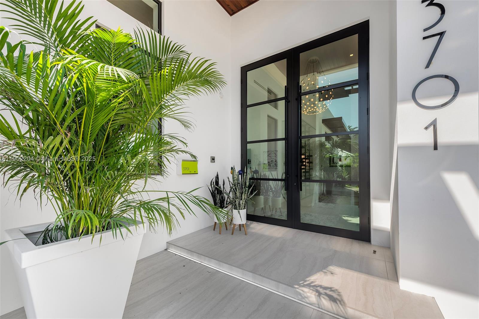 3701 NE 26th Ave #1 Lighthouse Point, FL 33064