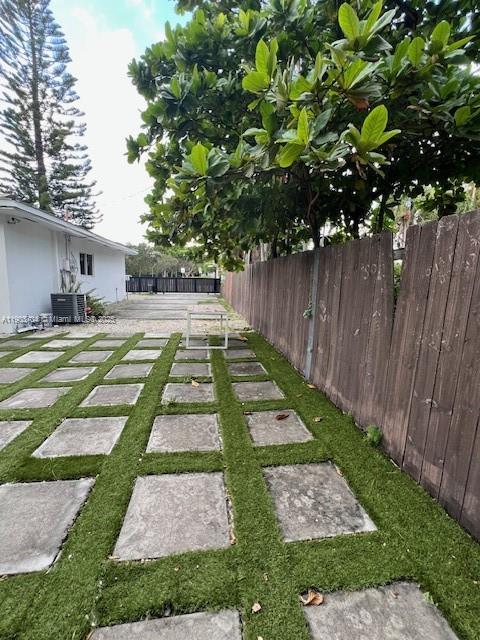 201 NE 48th St Miami, FL 33137