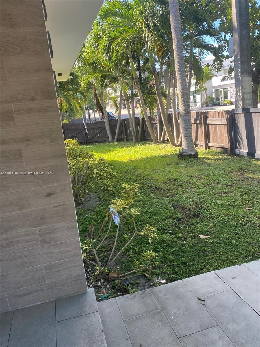 201 NE 48th St Miami, FL 33137