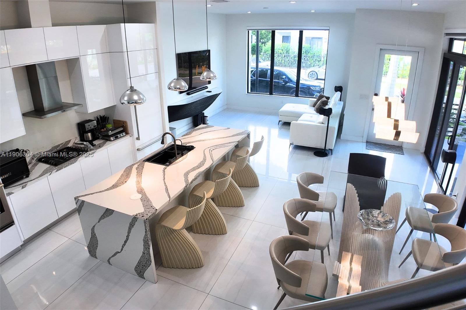 8002 NW 43rd St Doral, FL 33166