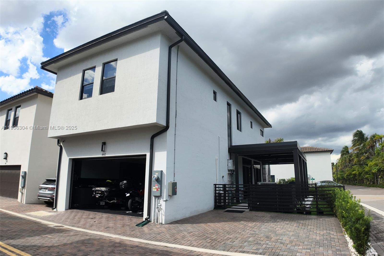 8002 NW 43rd St Doral, FL 33166