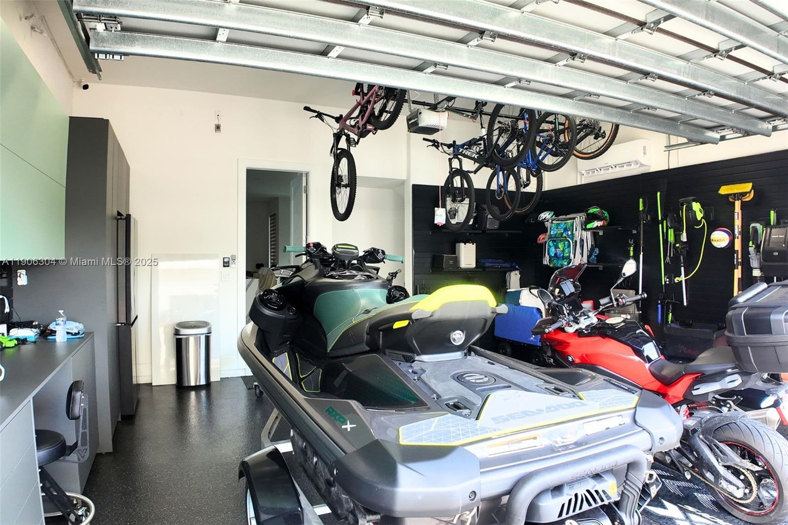 8002 NW 43rd St Doral, FL 33166