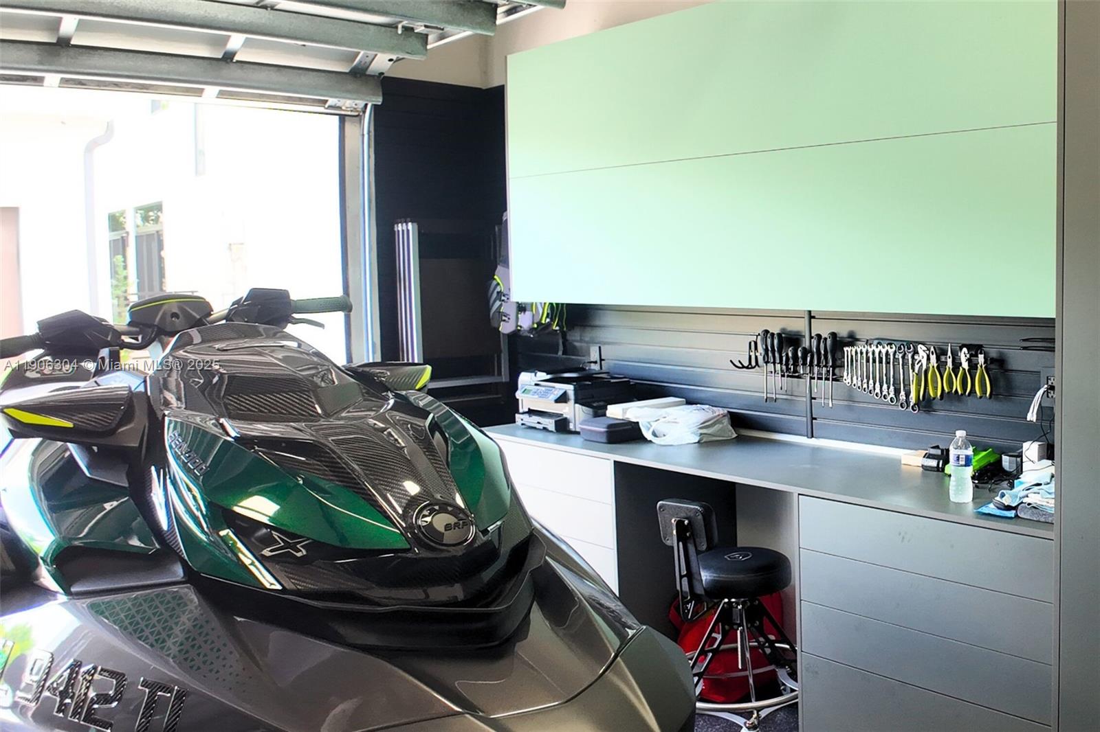 8002 NW 43rd St Doral, FL 33166