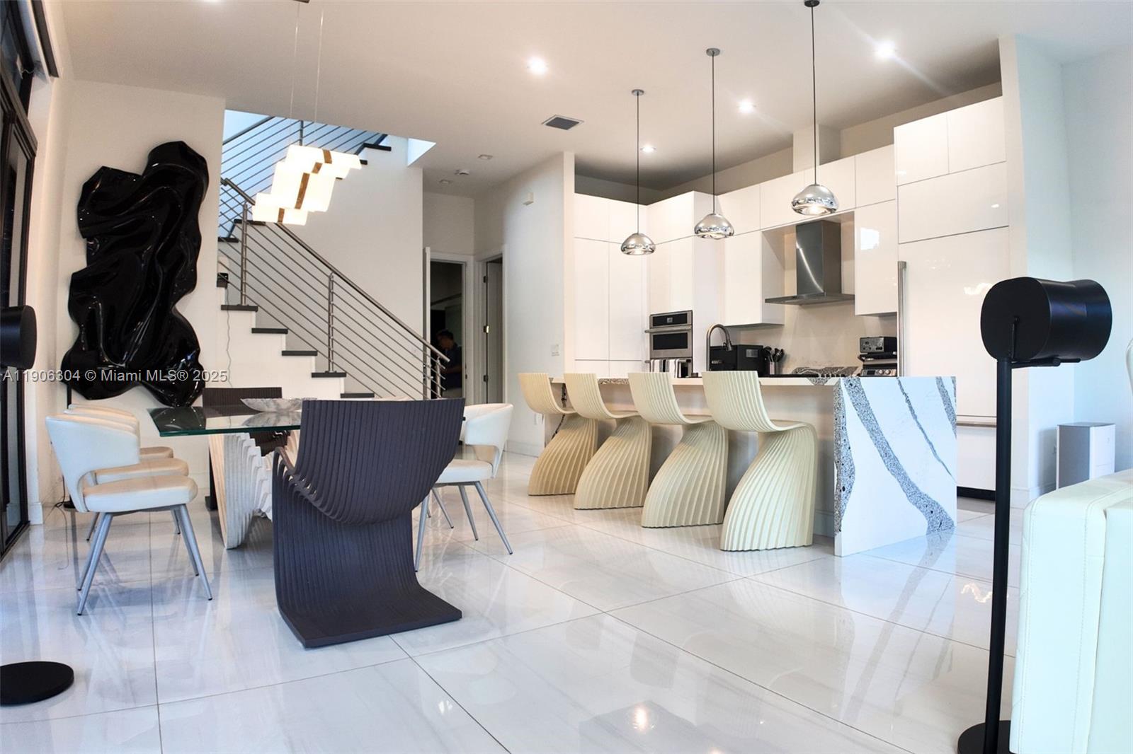 8002 NW 43rd St Doral, FL 33166