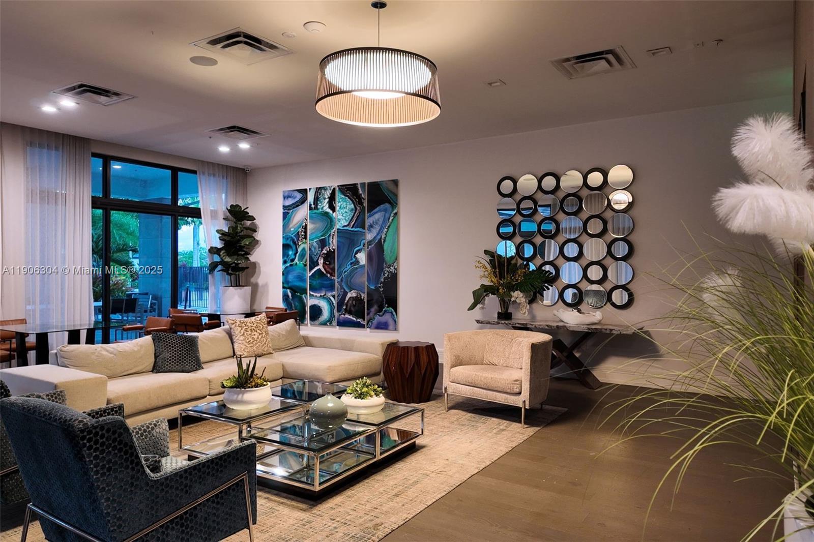 8002 NW 43rd St Doral, FL 33166