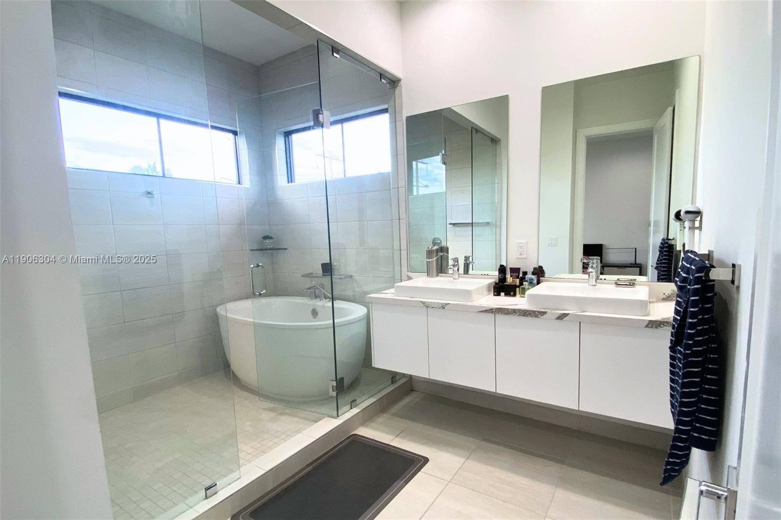 8002 NW 43rd St Doral, FL 33166