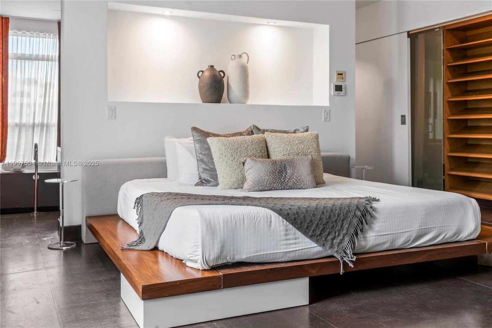 1606 S Bayshore Dr #- Miami, FL 33133