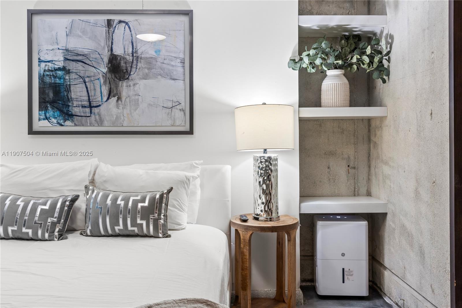 1606 S Bayshore Dr #- Miami, FL 33133