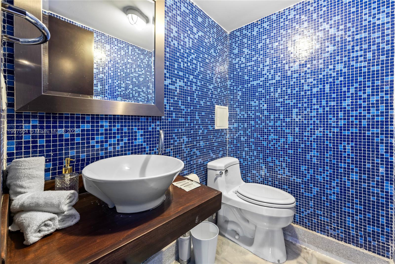 1606 S Bayshore Dr #- Miami, FL 33133