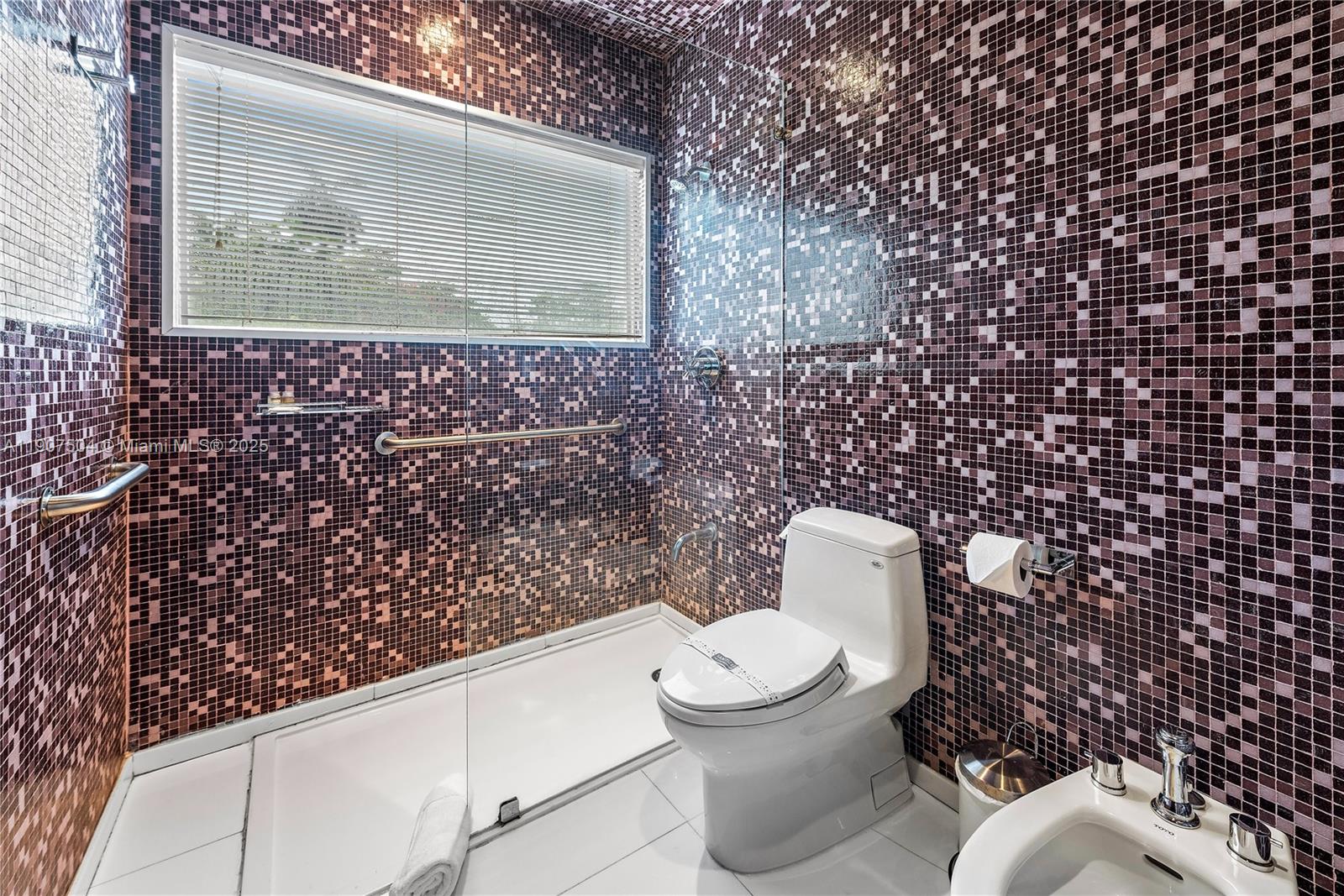 1606 S Bayshore Dr #- Miami, FL 33133