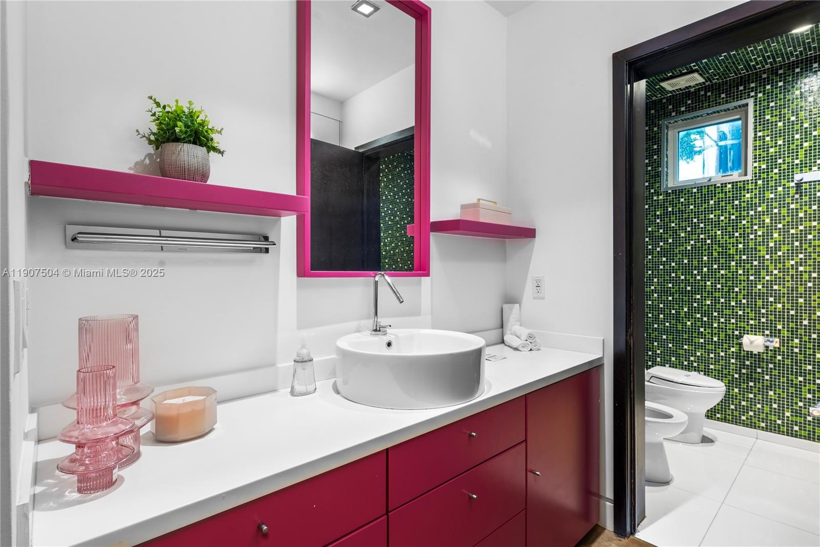 1606 S Bayshore Dr #- Miami, FL 33133