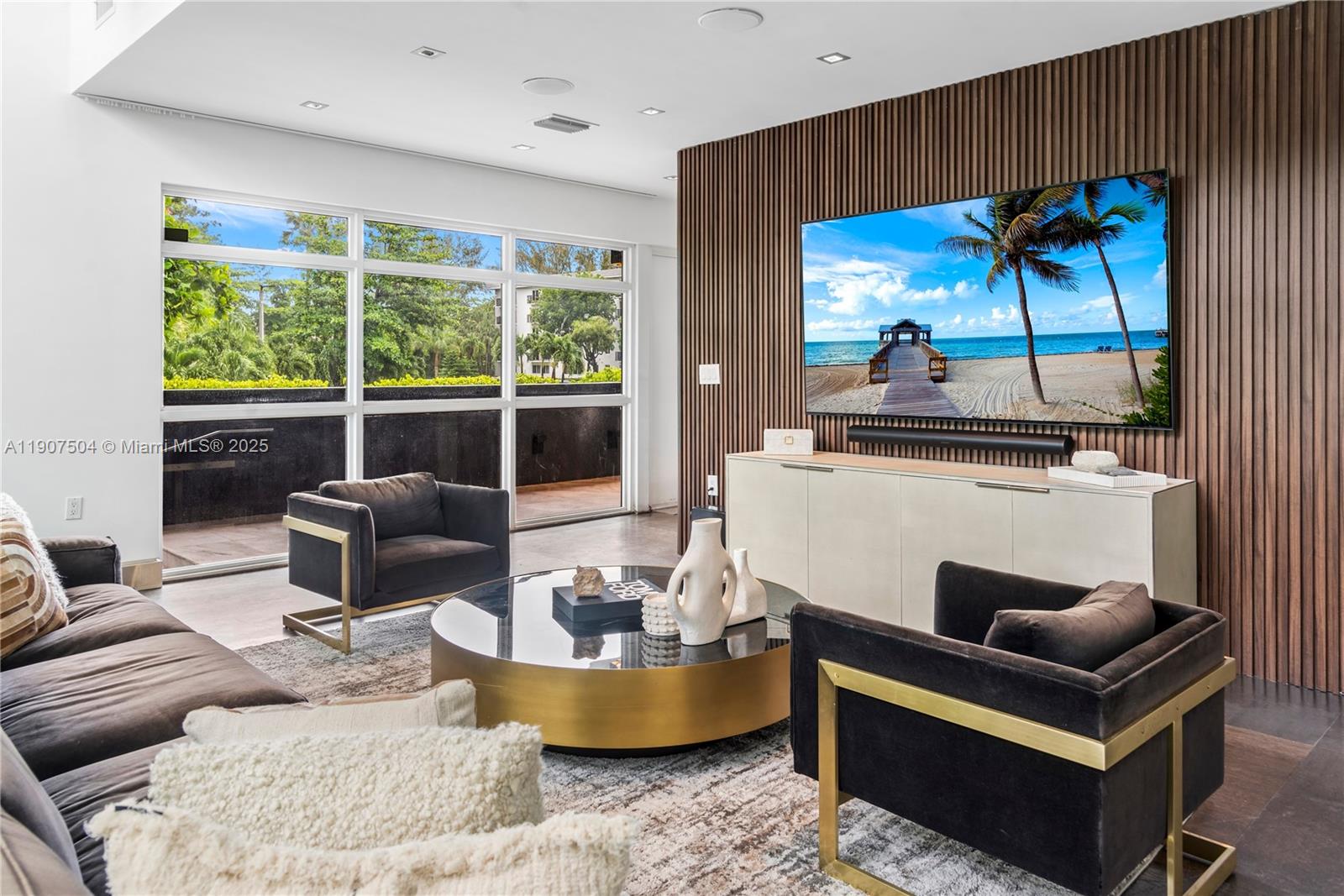 1606 S Bayshore Dr #- Miami, FL 33133