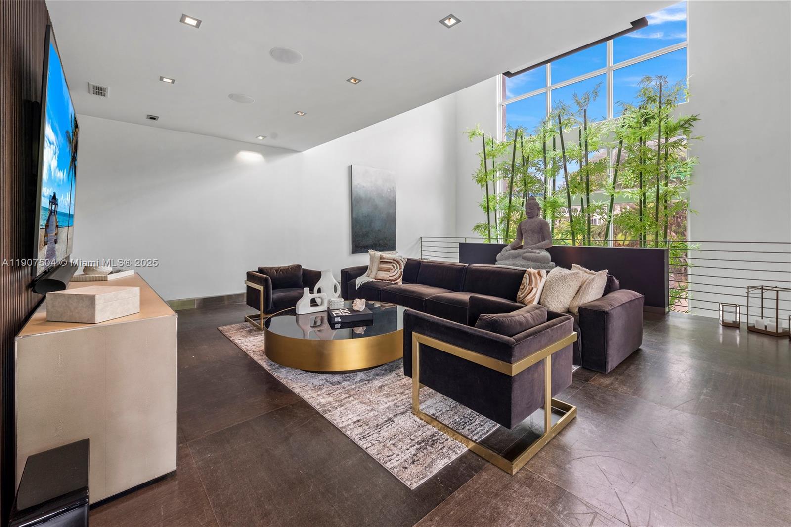 1606 S Bayshore Dr #- Miami, FL 33133