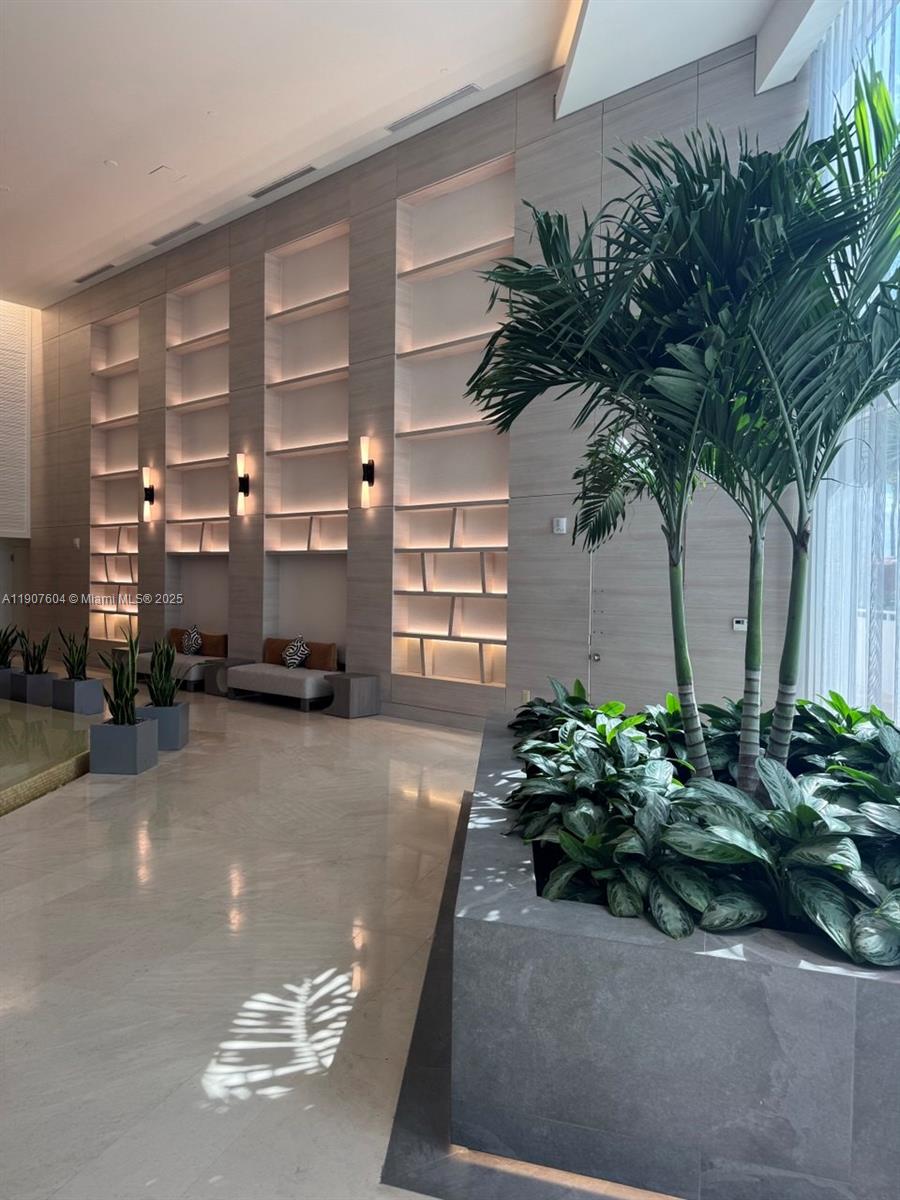 18201 Collins Ave #1408 Sunny Isles Beach, FL 33160