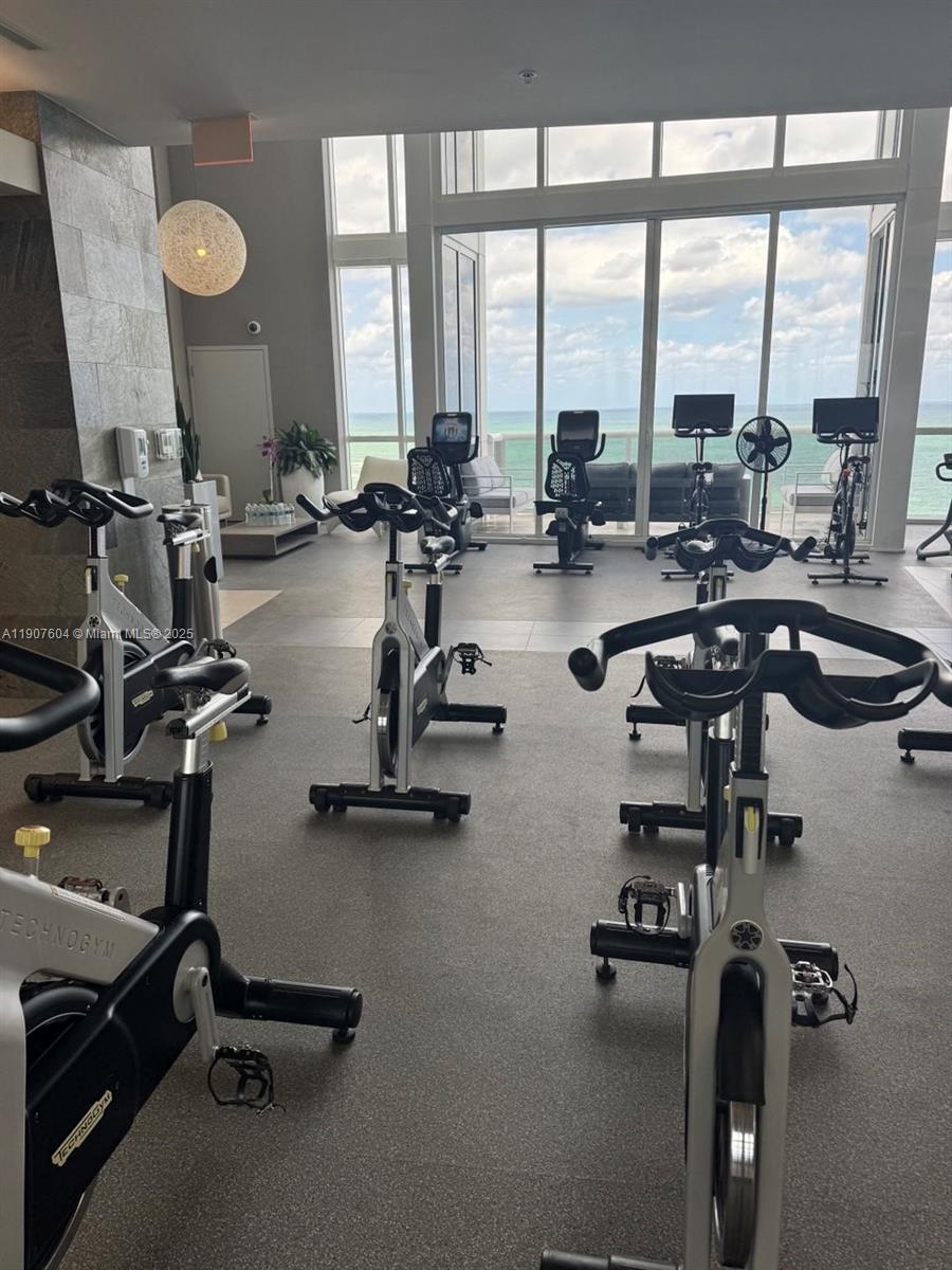 18201 Collins Ave #1408 Sunny Isles Beach, FL 33160