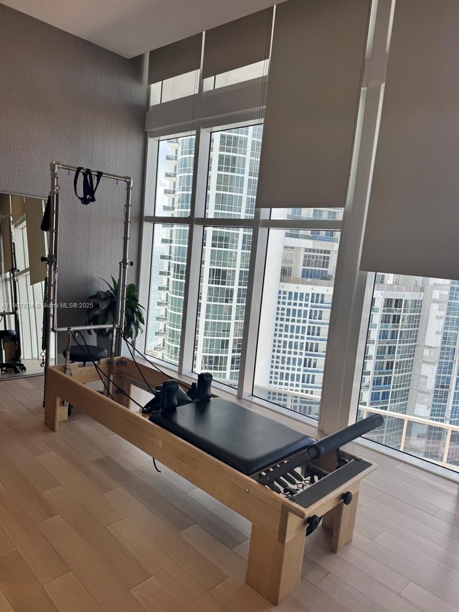 18201 Collins Ave #1408 Sunny Isles Beach, FL 33160