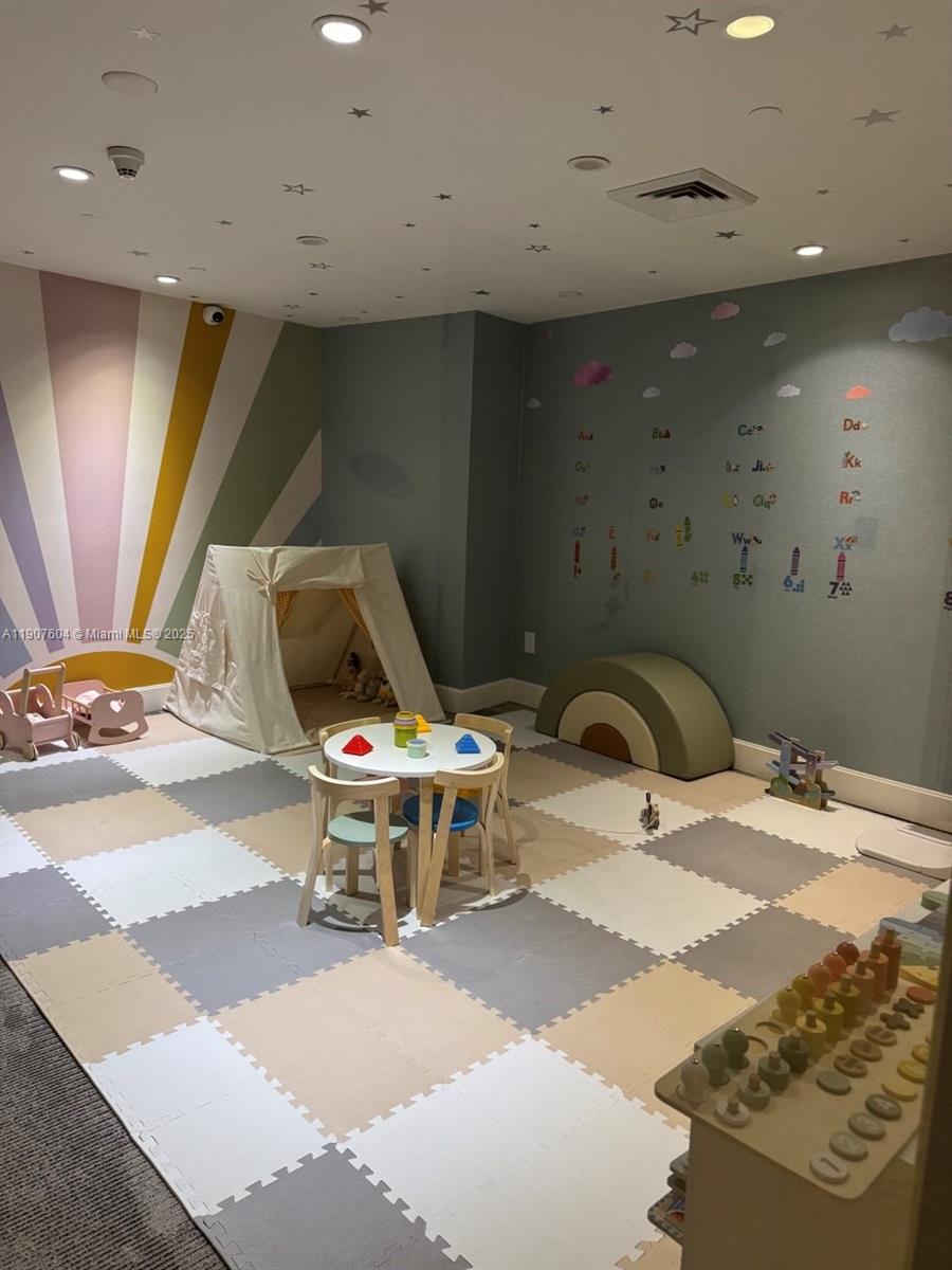 18201 Collins Ave #1408 Sunny Isles Beach, FL 33160