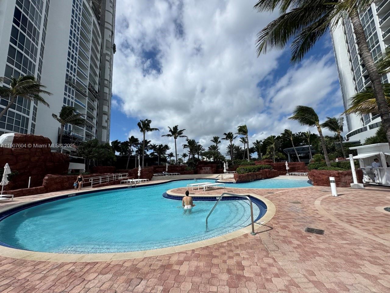 18201 Collins Ave #1408 Sunny Isles Beach, FL 33160