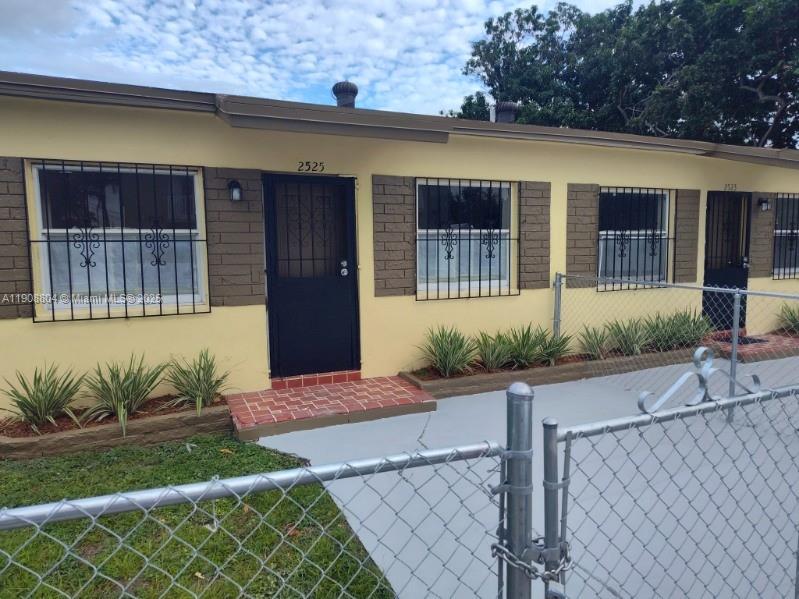 2525 NW 11th Ave #2525