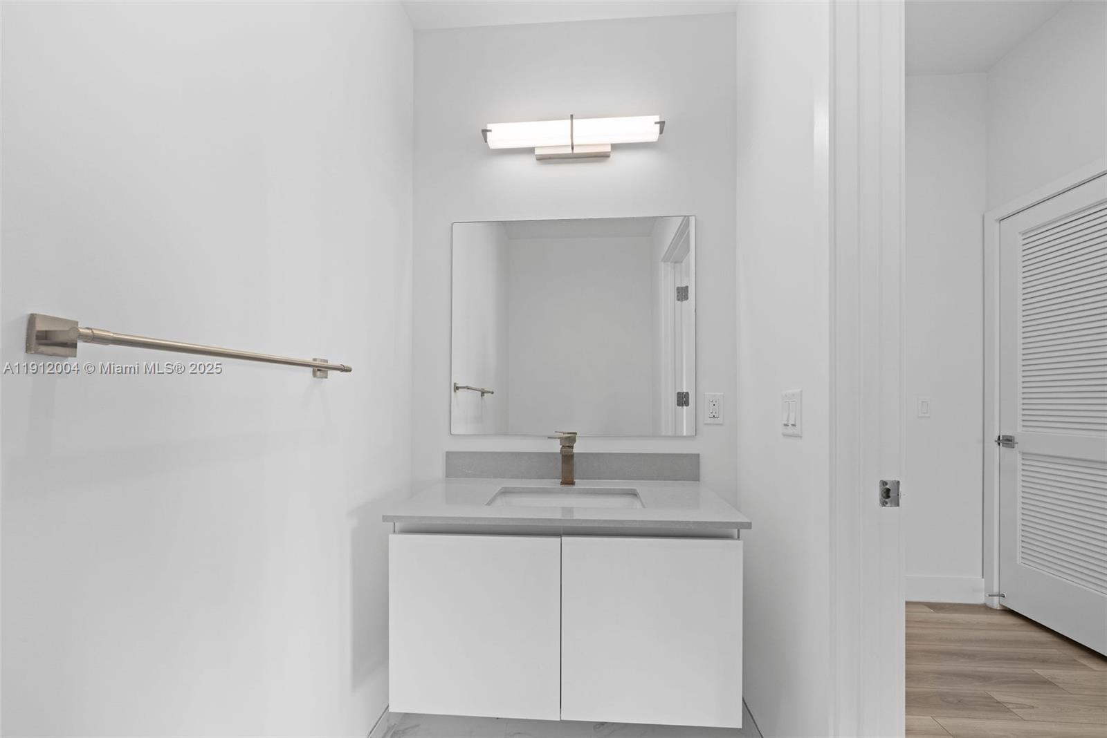 101 Diplomat Pkwy #911 Hallandale Beach, FL 33009