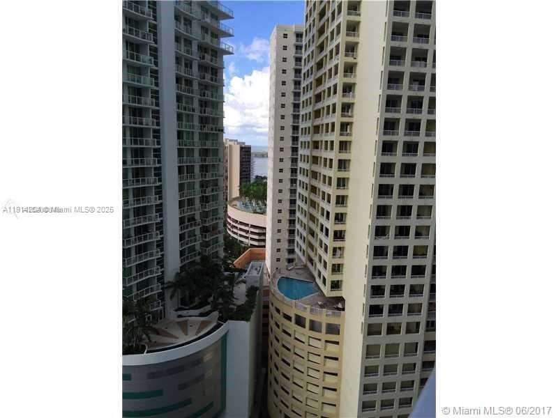 1300 Brickell Bay Dr #1807 Miami, FL 33131