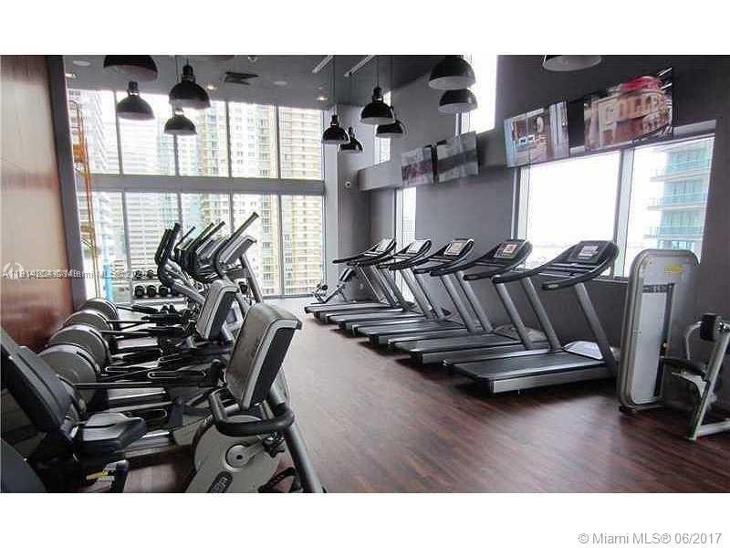 1300 Brickell Bay Dr #1807 Miami, FL 33131