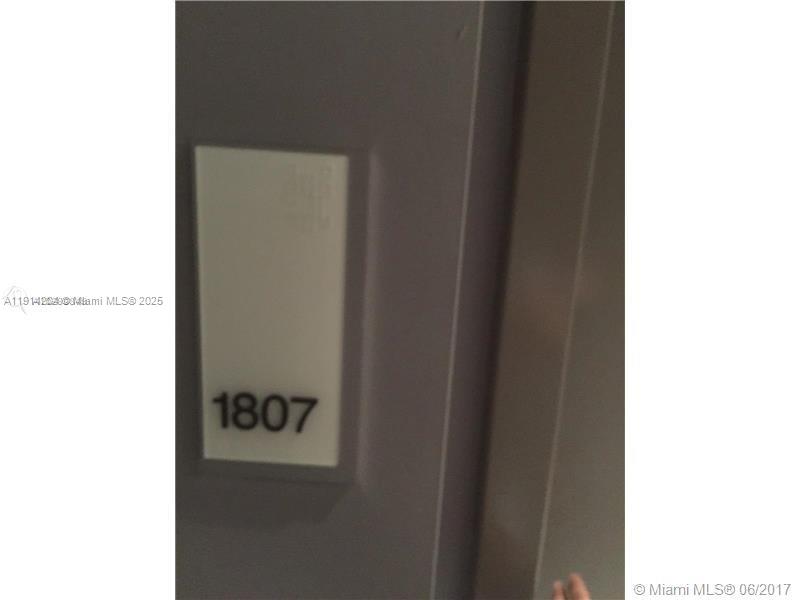 1300 Brickell Bay Dr #1807 Miami, FL 33131