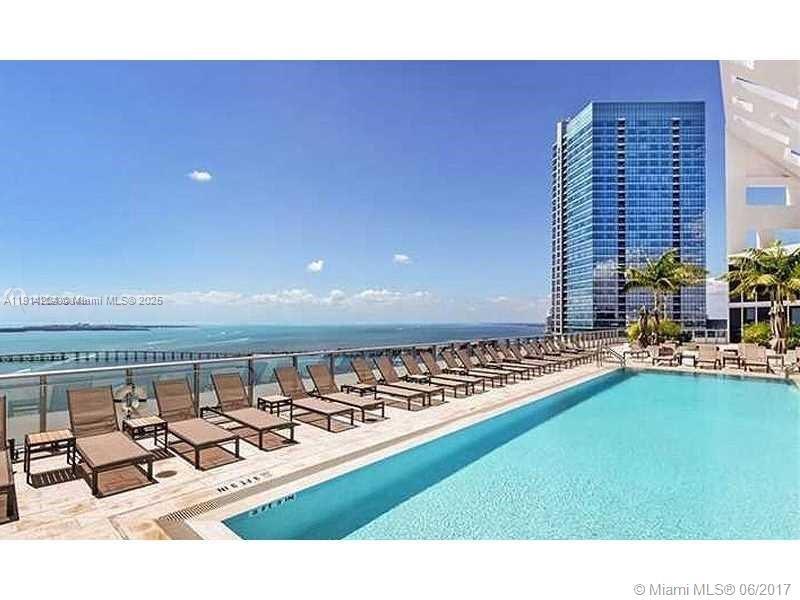 1300 Brickell Bay Dr #1807 Miami, FL 33131