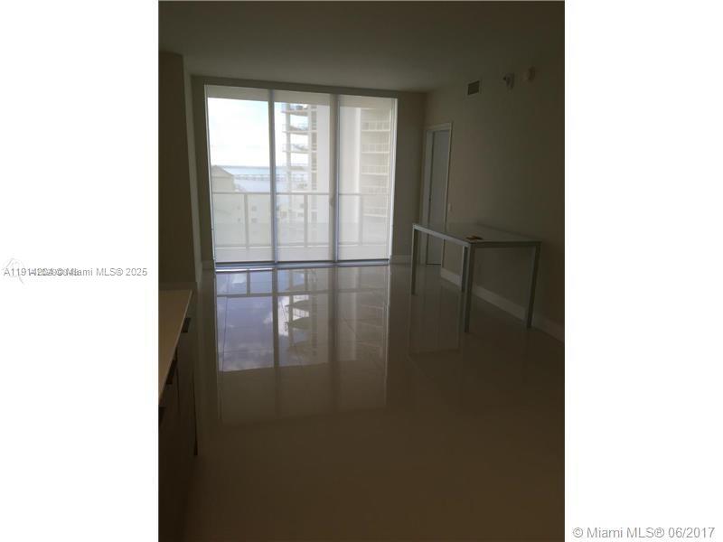 1300 Brickell Bay Dr #1807 Miami, FL 33131