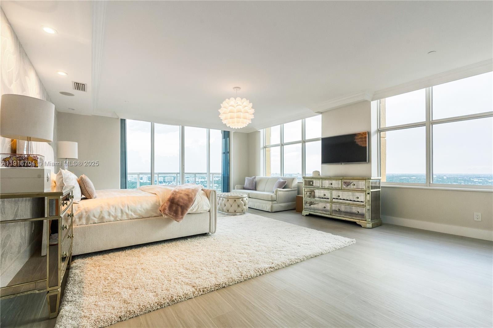 2100 N Ocean Blvd #30A Fort Lauderdale, FL 33305