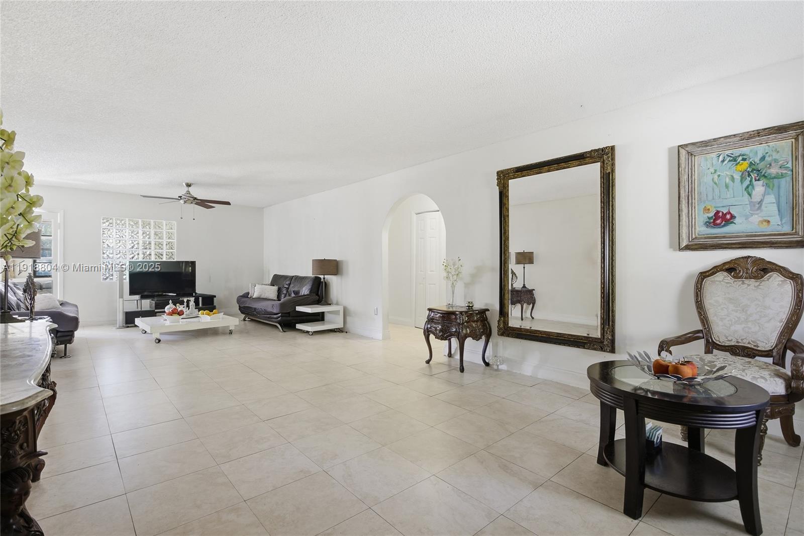 272 191st Ter Sunny Isles Beach, FL 33160