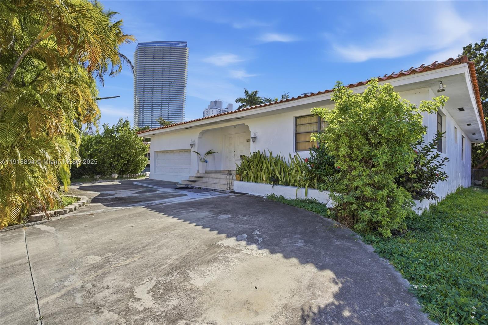 272 191st Ter Sunny Isles Beach, FL 33160