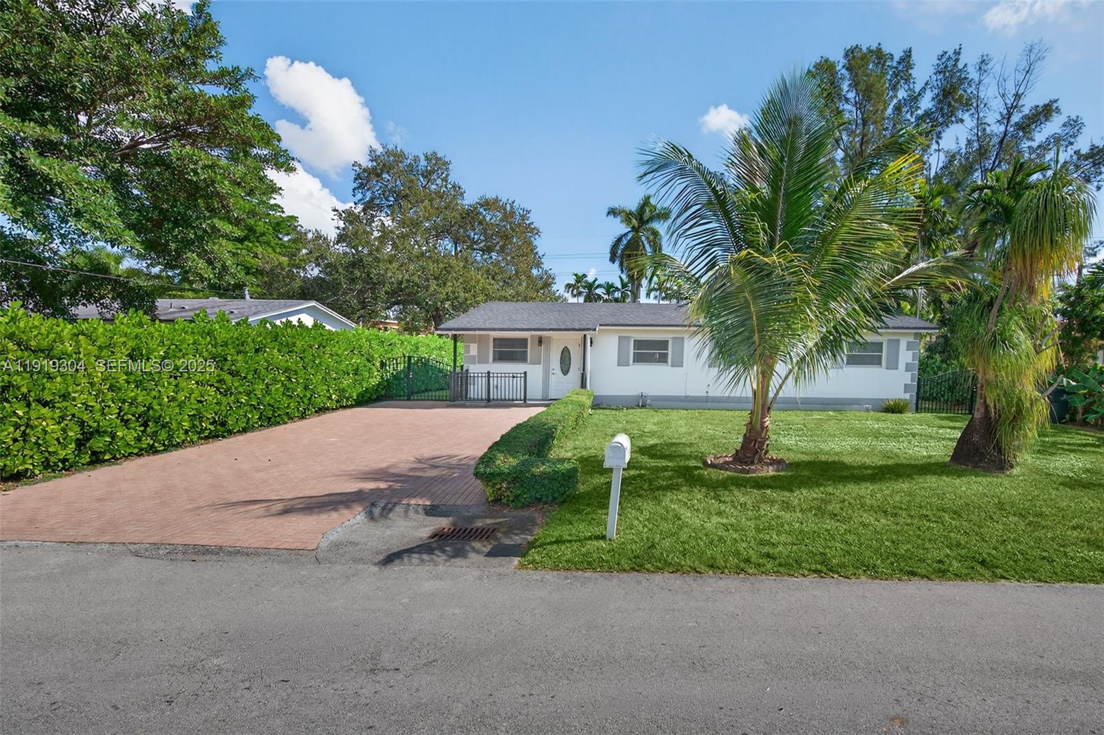 6255 SW 62nd Ct South Miami, FL 33143