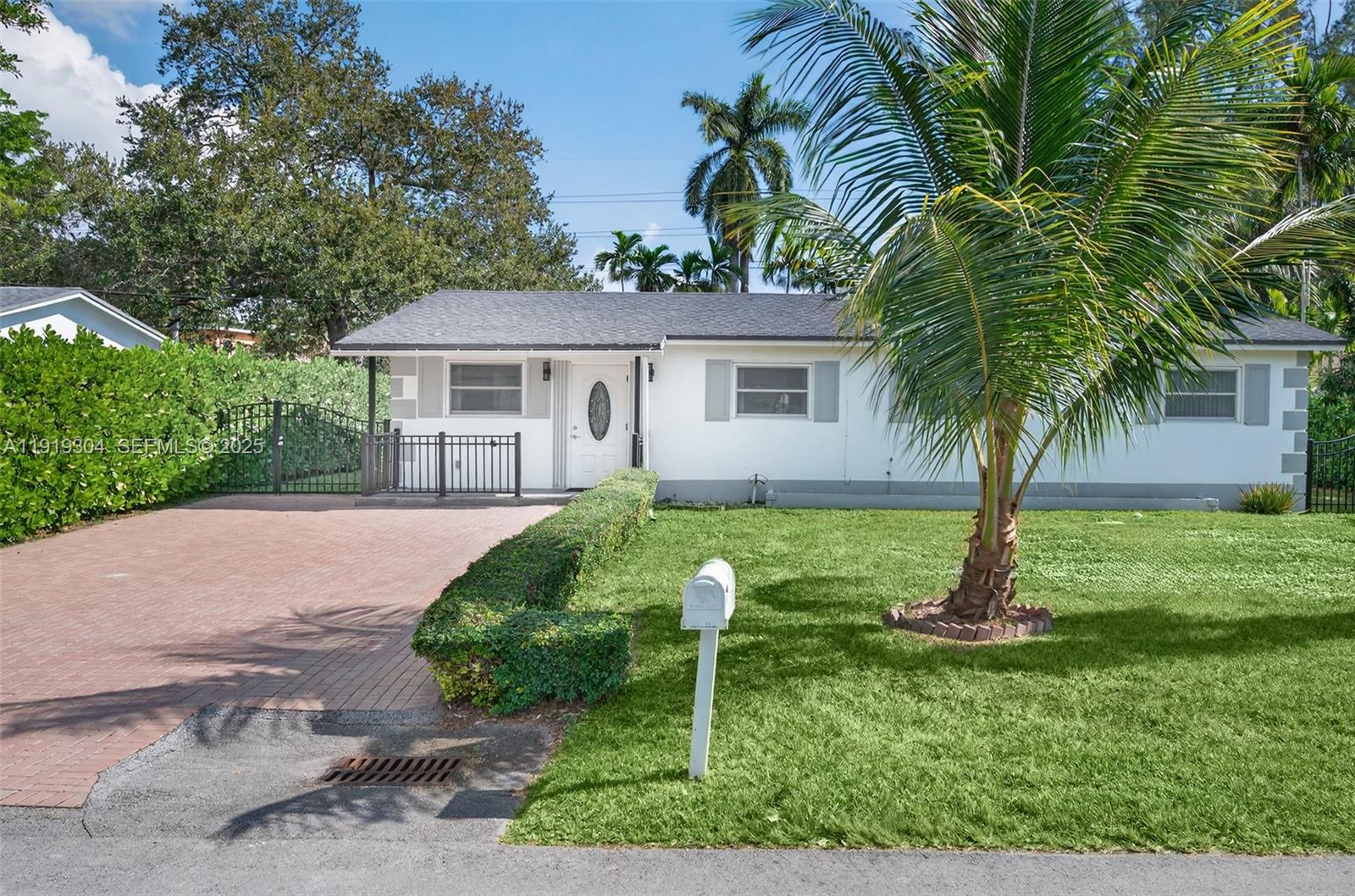 6255 SW 62nd Ct South Miami, FL 33143