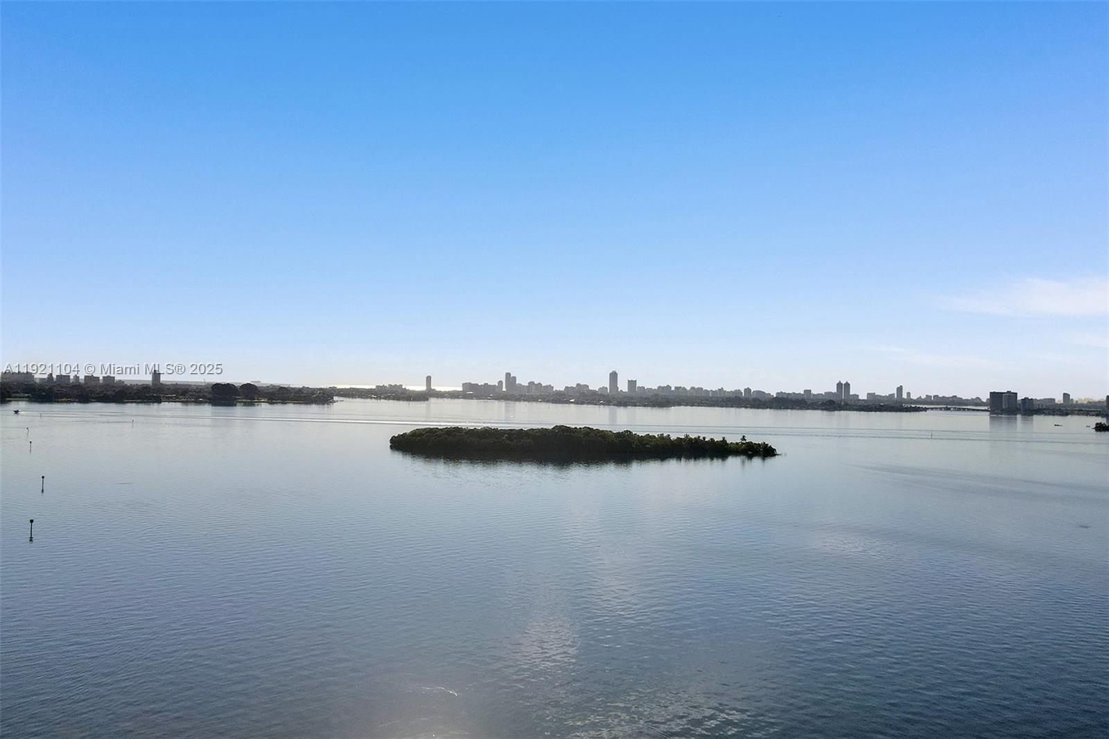 1800 NE 114th St #2105