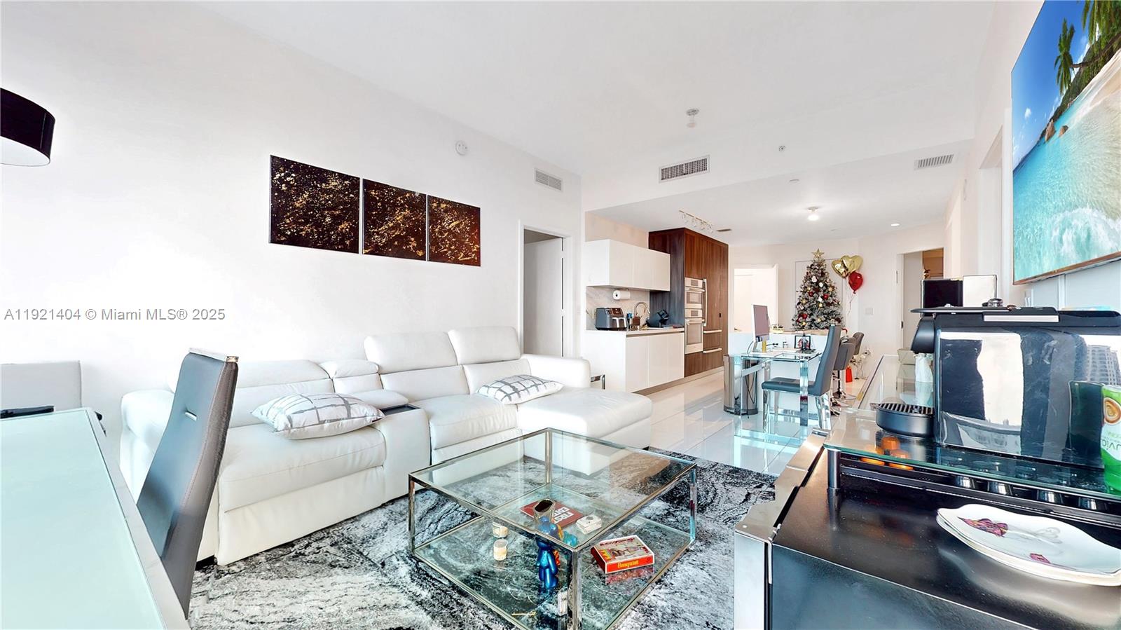 851 NE 1st Ave #1508 Miami, FL 33132