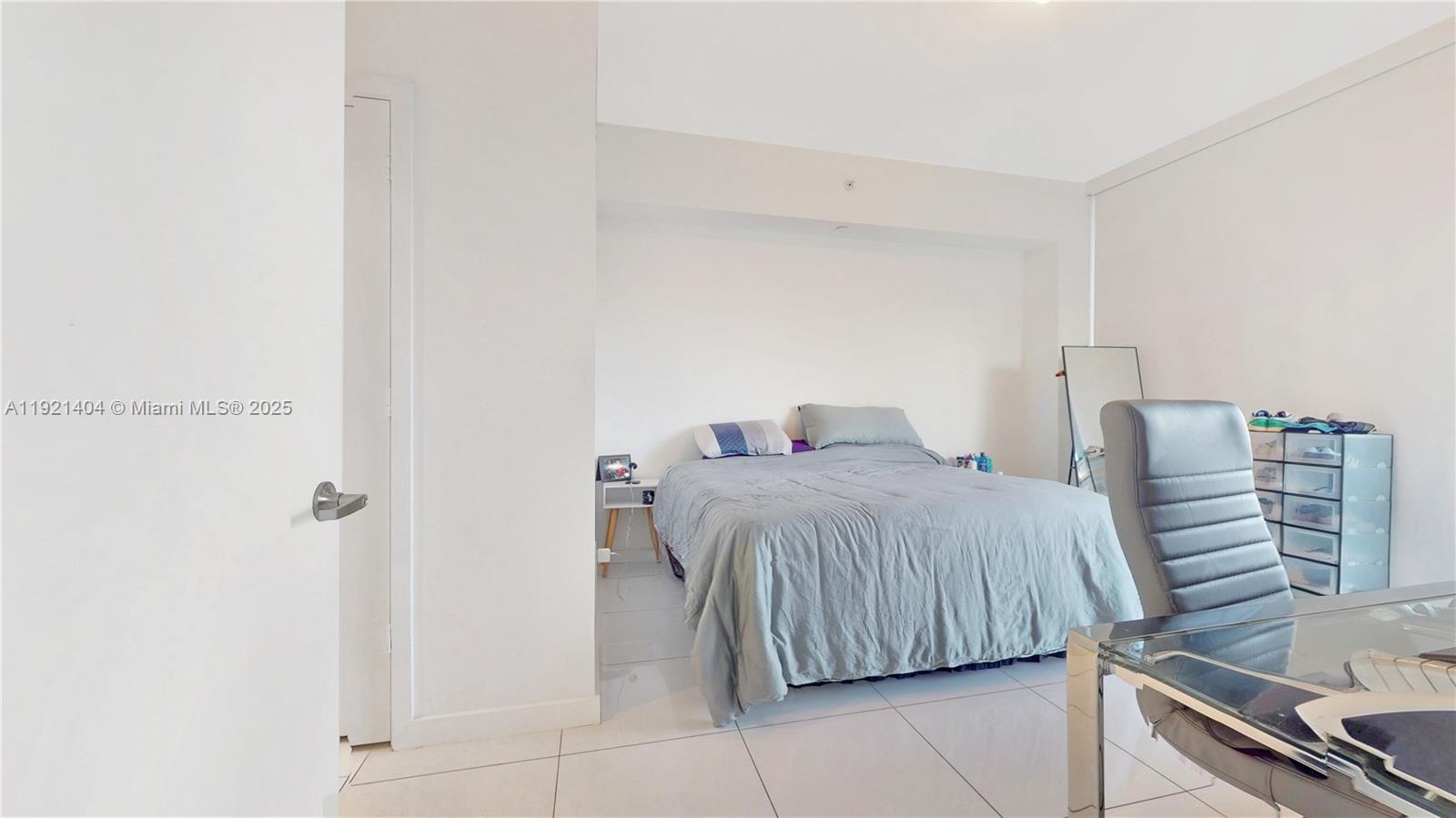 851 NE 1st Ave #1508 Miami, FL 33132