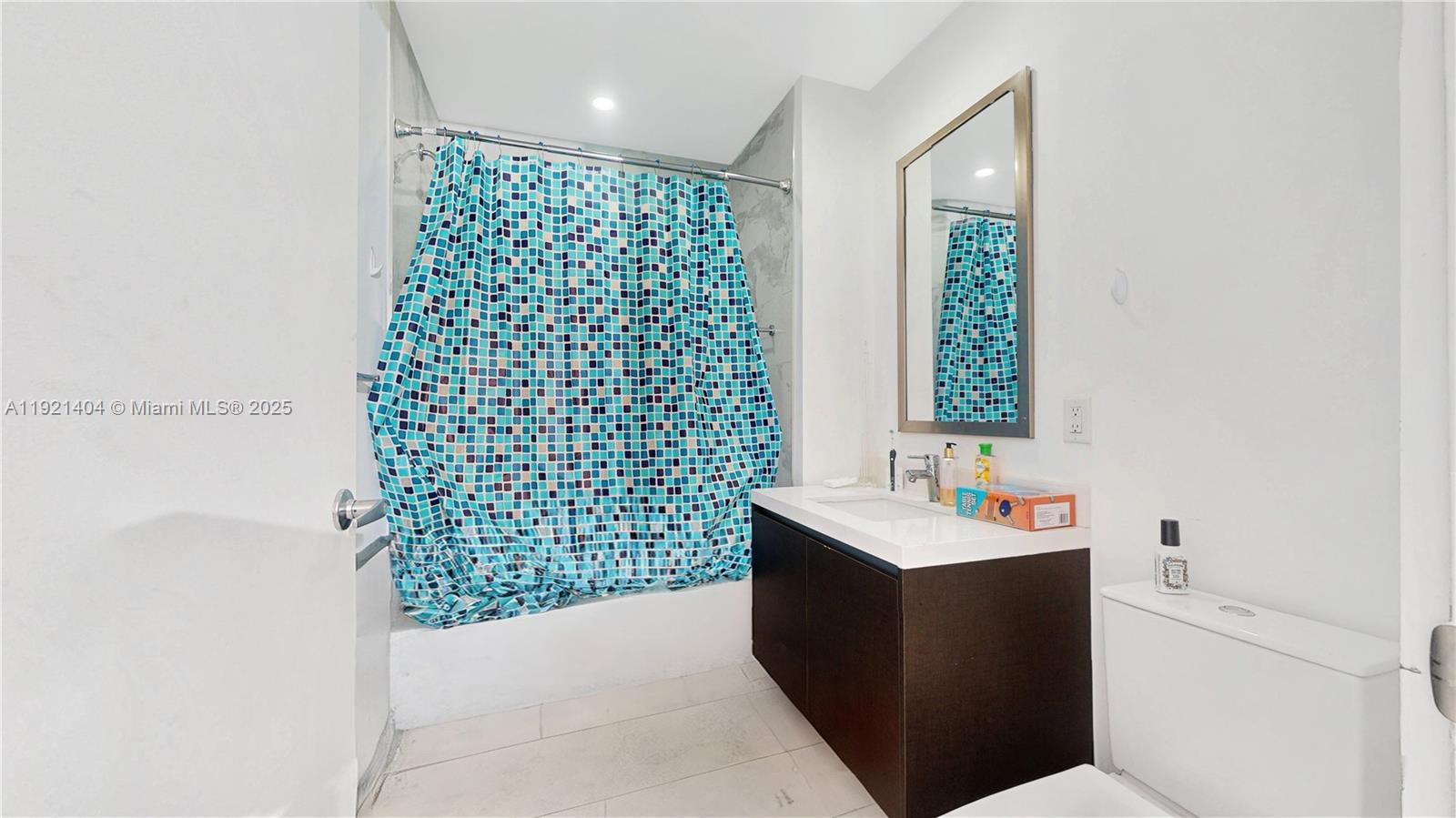 851 NE 1st Ave #1508 Miami, FL 33132