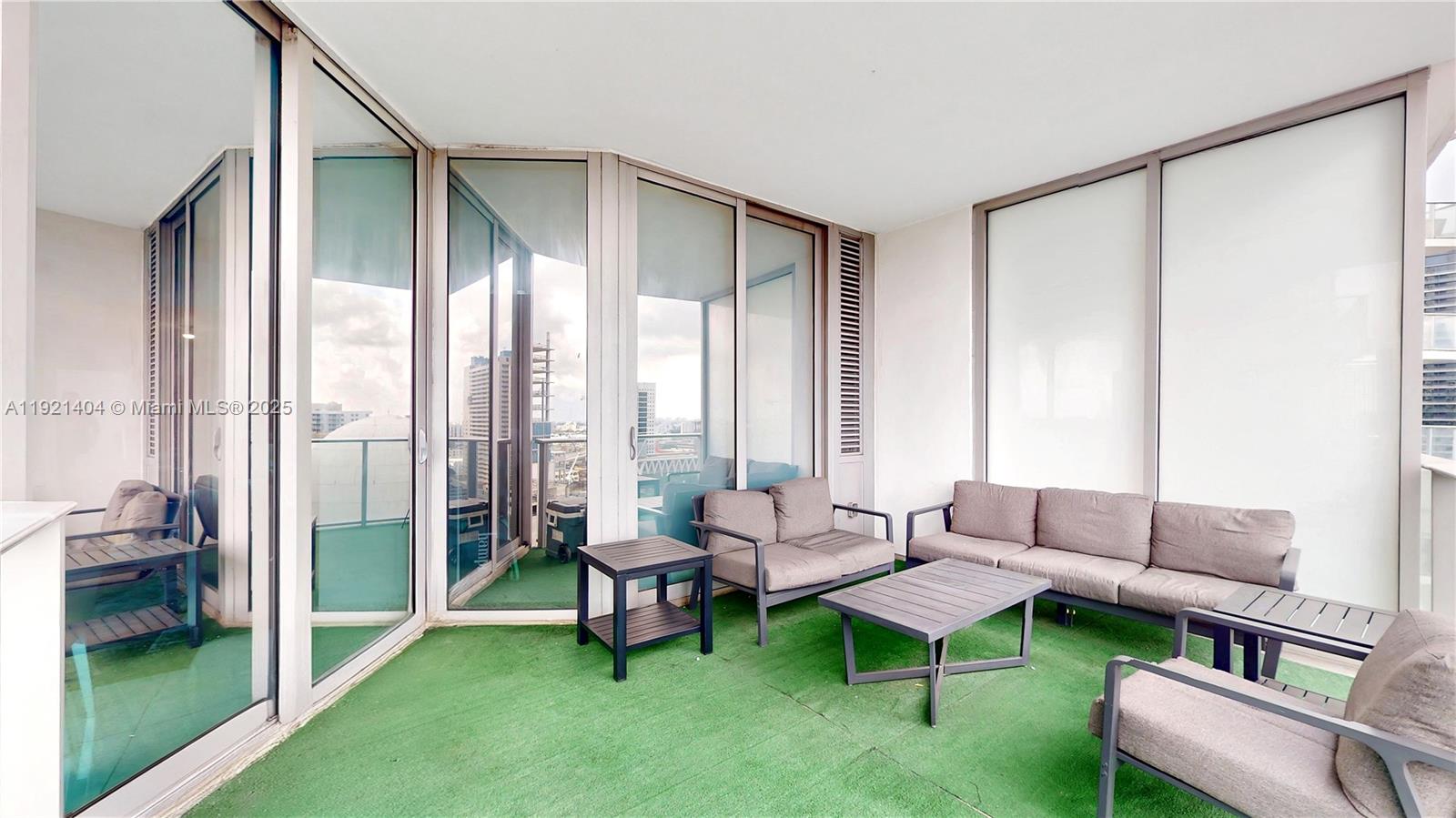 851 NE 1st Ave #1508 Miami, FL 33132