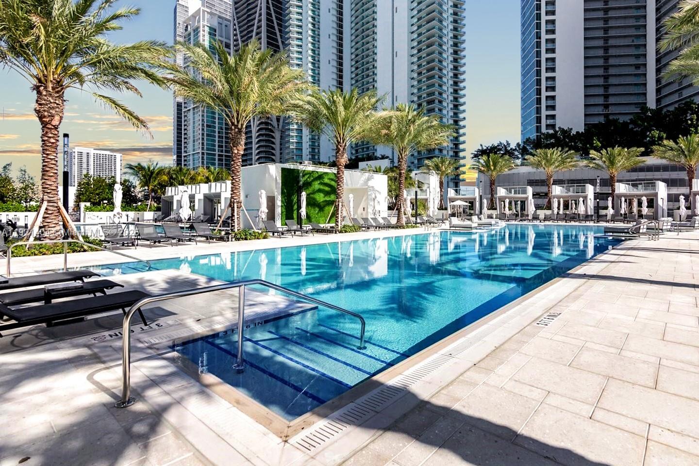 851 NE 1st Ave #1508 Miami, FL 33132