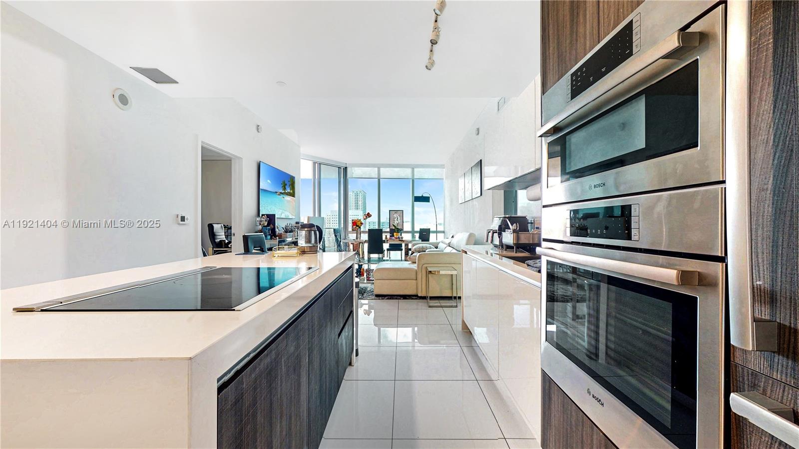 851 NE 1st Ave #1508 Miami, FL 33132