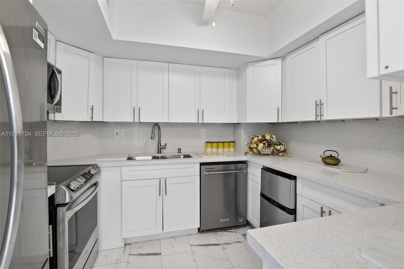 image Arlen House Condo15