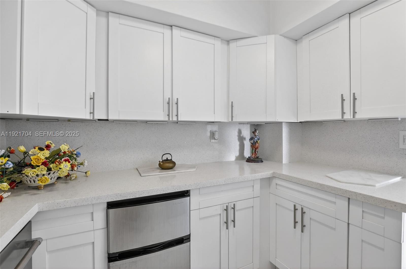 image Arlen House Condo17