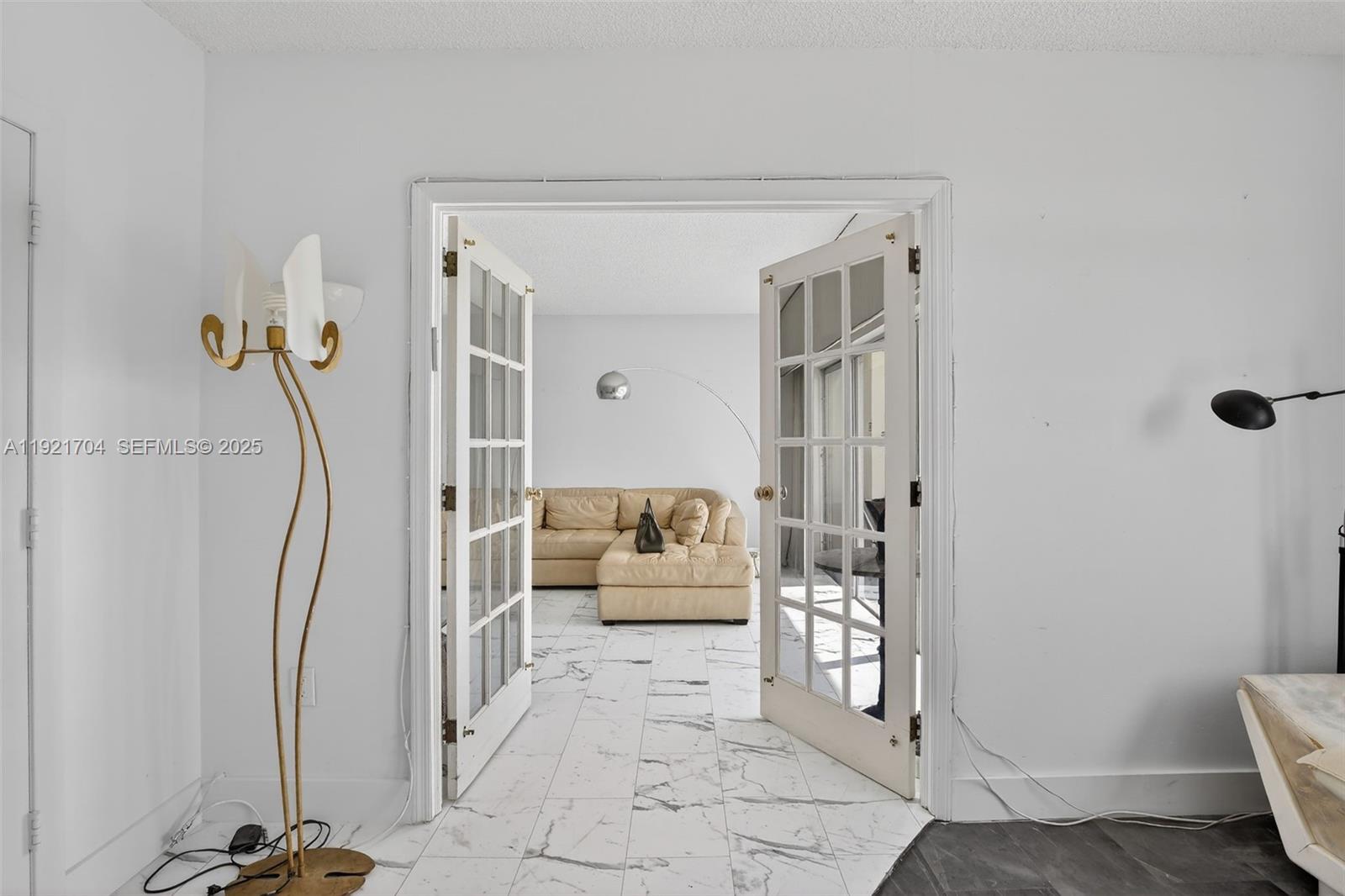 image Arlen House Condo22