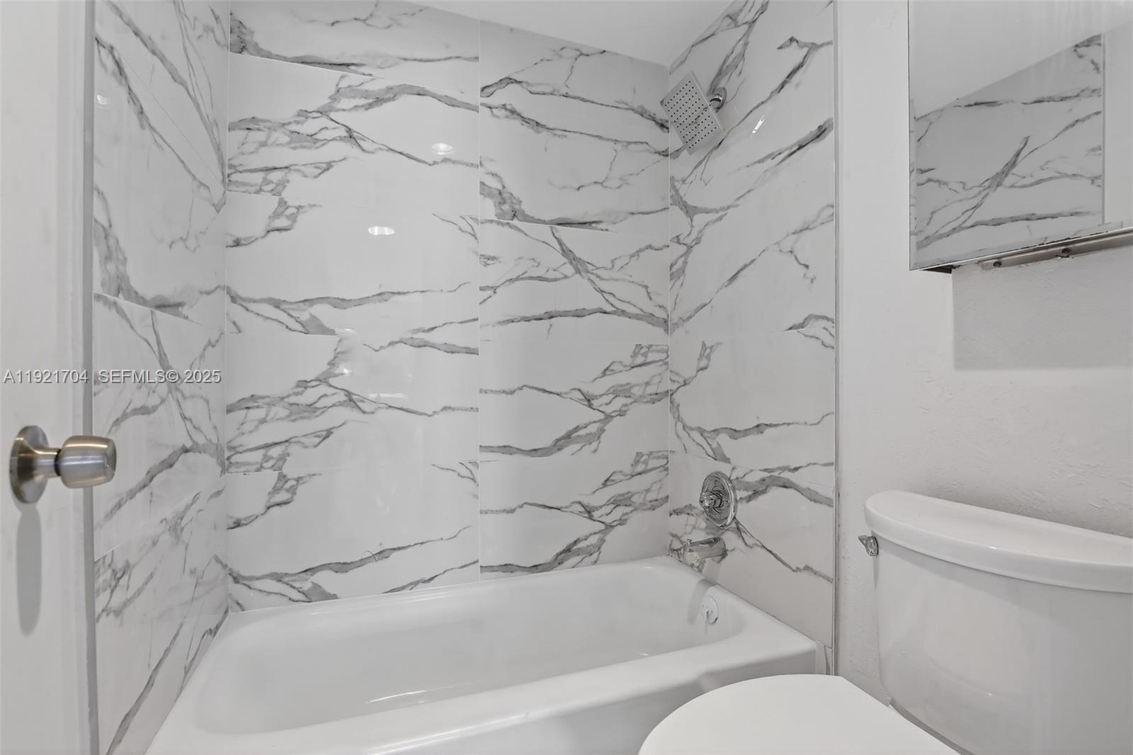 image Arlen House Condo37