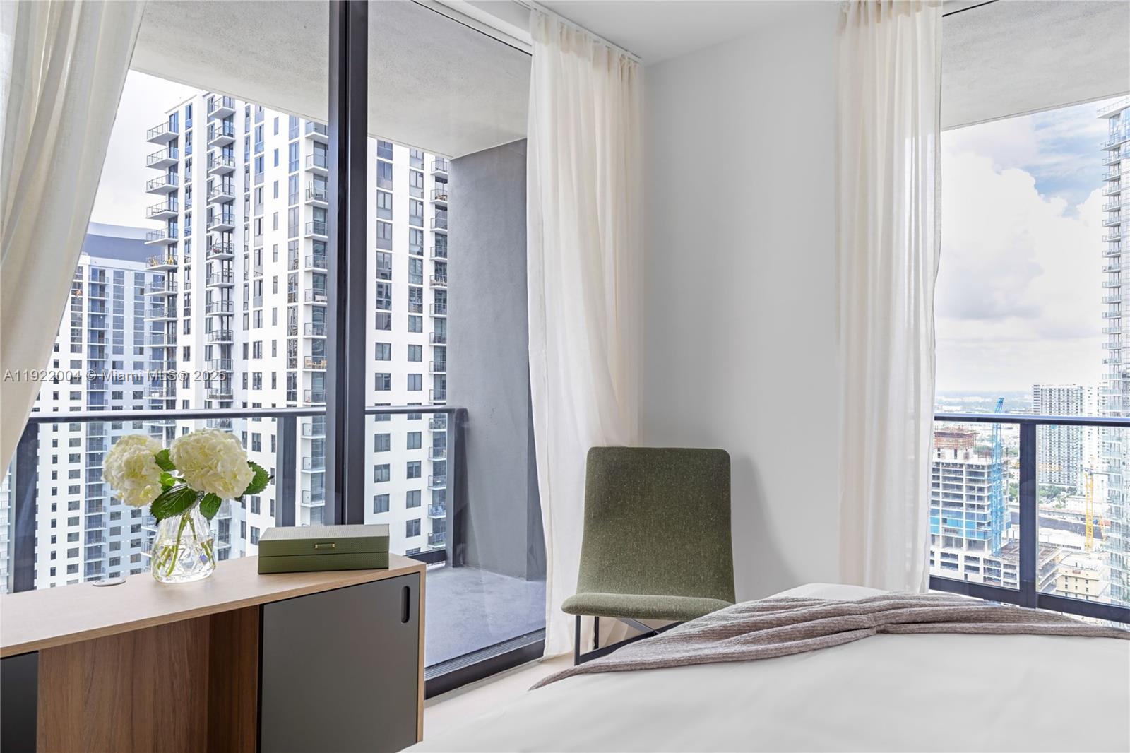 159 NE 6th St #3002 Miami, FL 33132